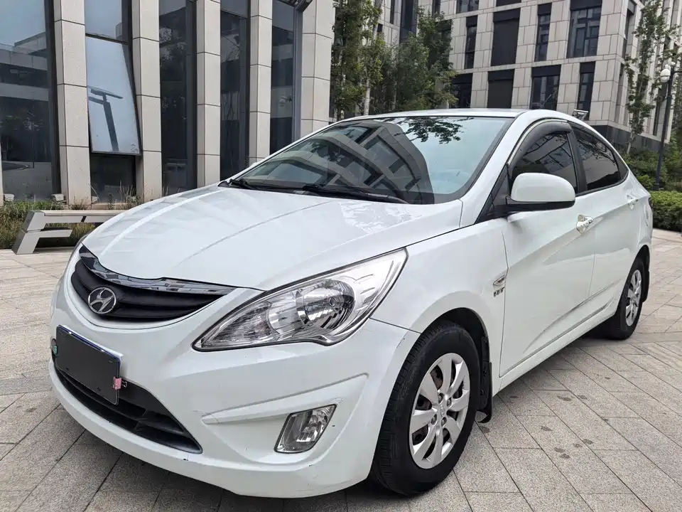 Hyundai Rena