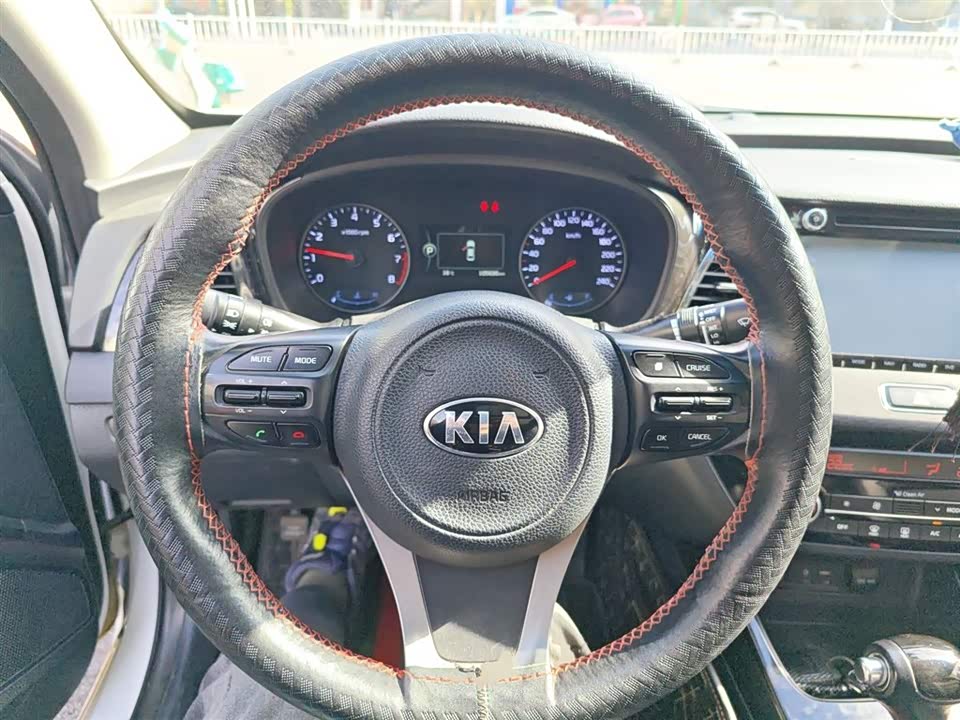 Kia K4
