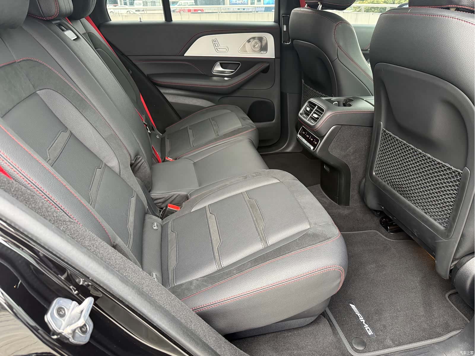 Mercedes-Benz GLE, 2024 16