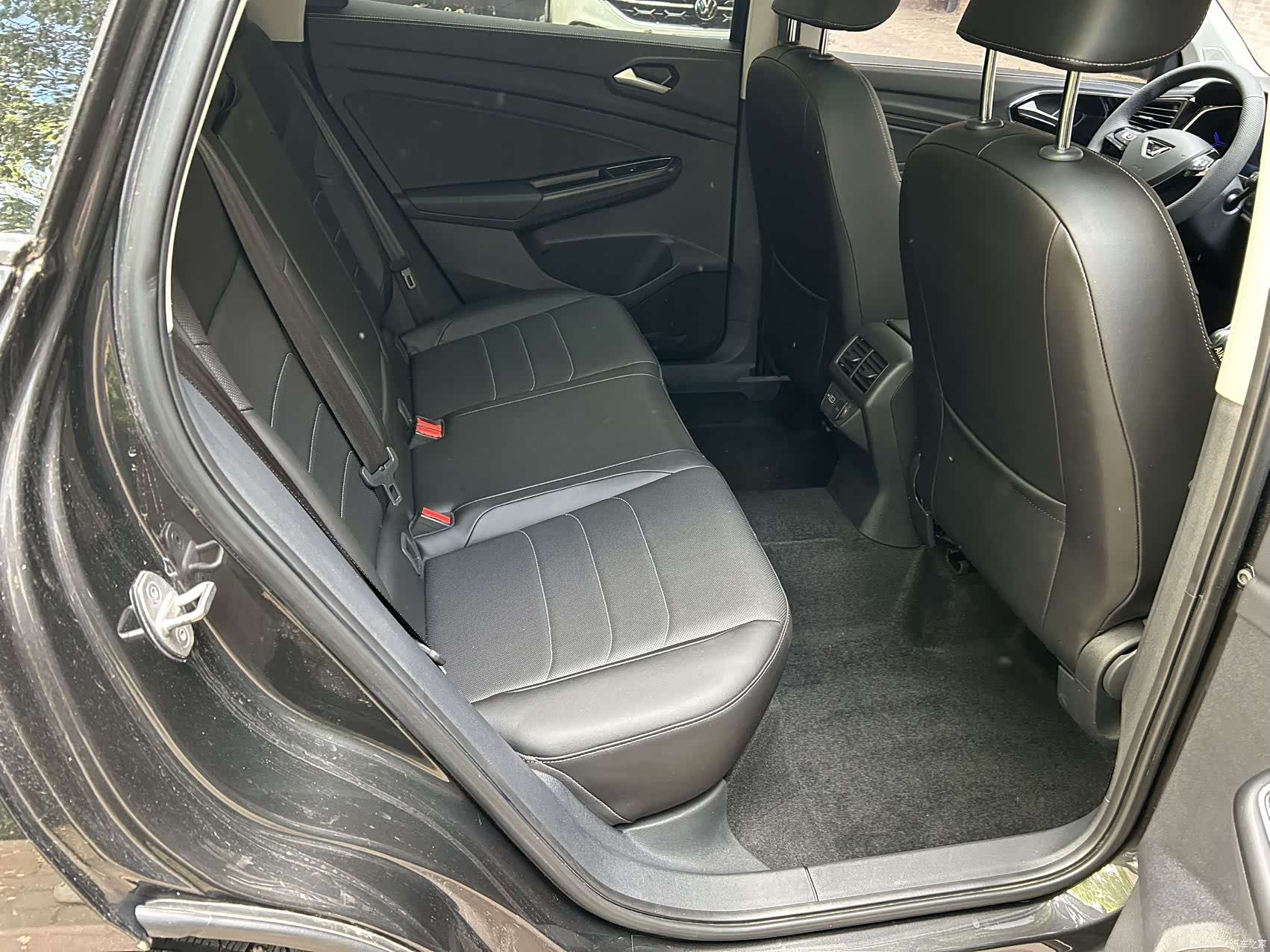 Volkswagen VS7, 2022 13