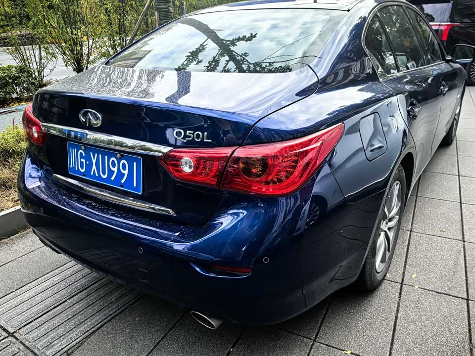 Infiniti Q50L