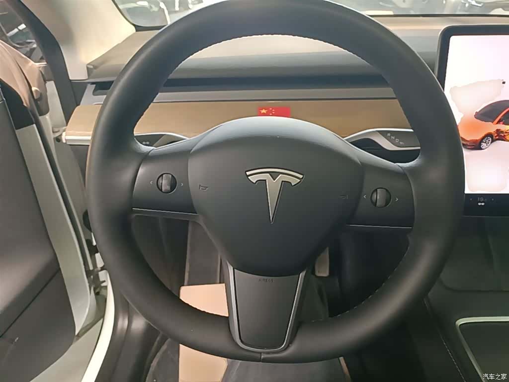 Tesla Model Y, 2023 11