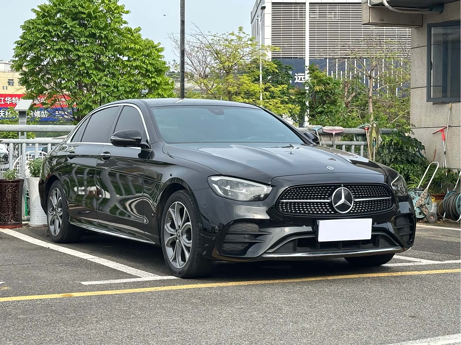 Mercedes-Benz E-Class, 2021 3