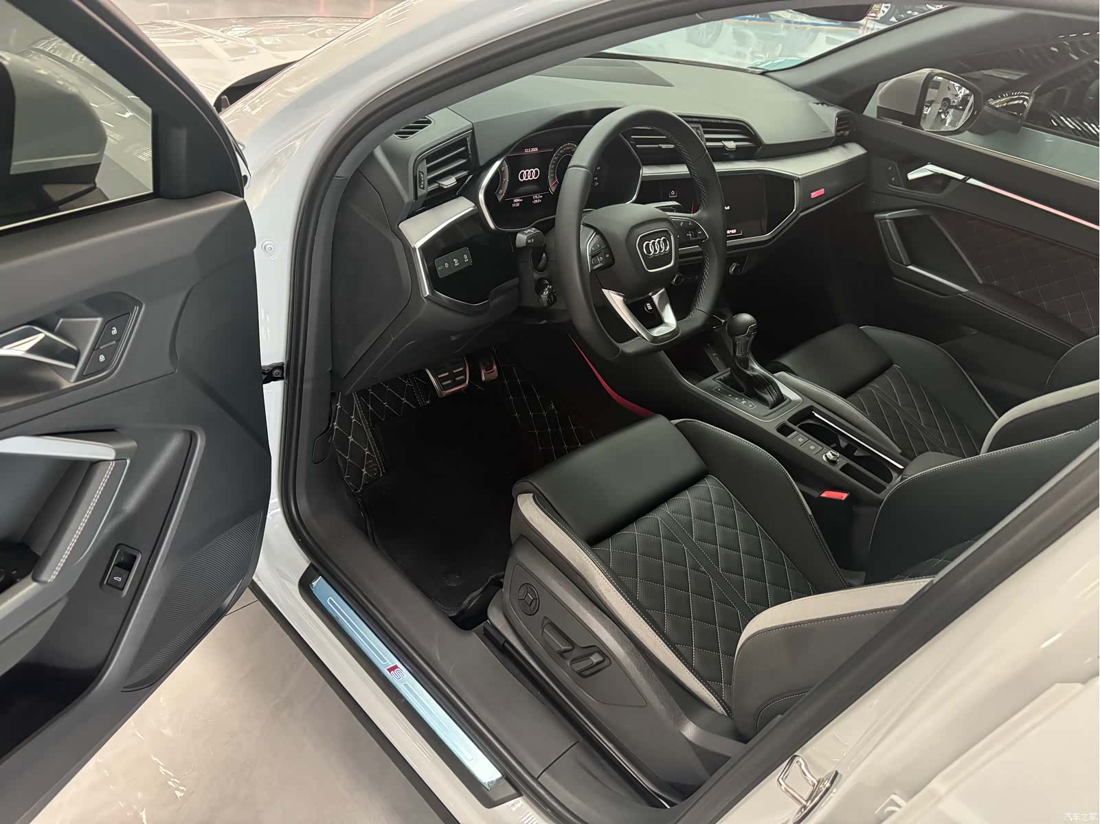 Audi Q3, 2025 4