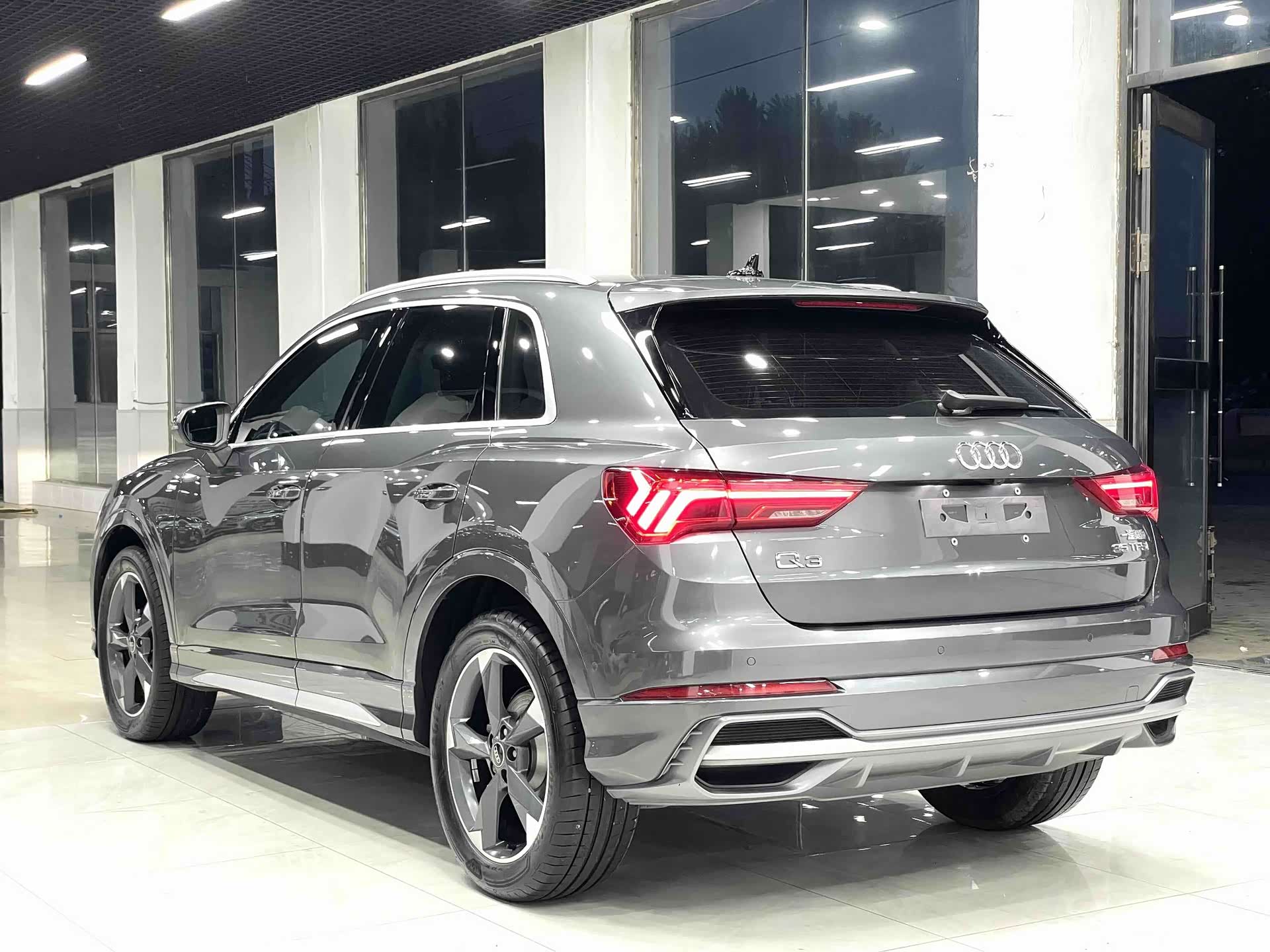 Audi Q3, 2023 4
