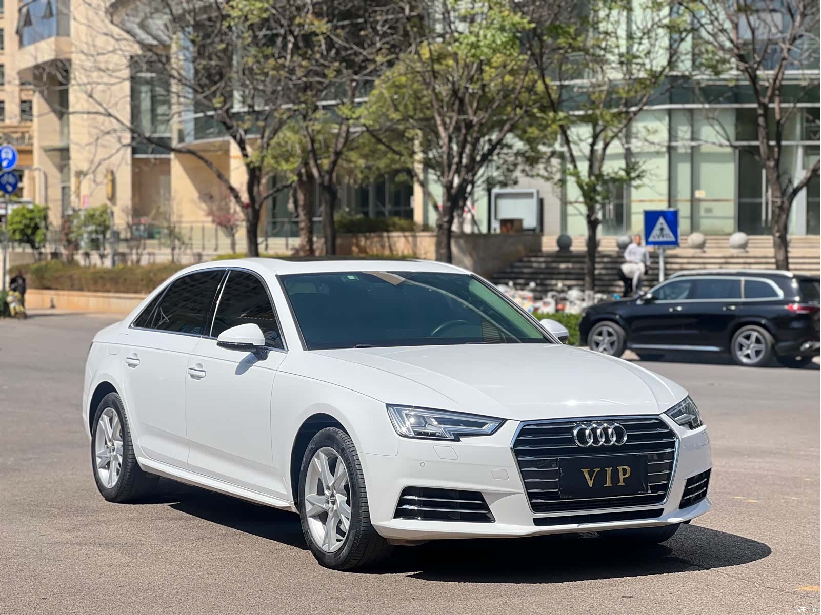 Audi A4L, 2018 3