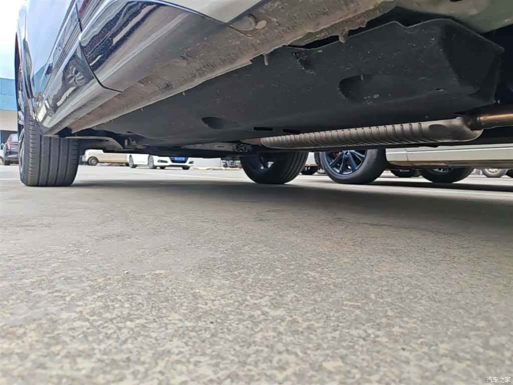 Hongqi HS5, 2024 6