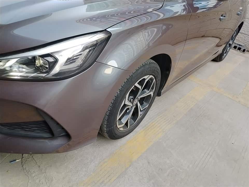 MG MG5