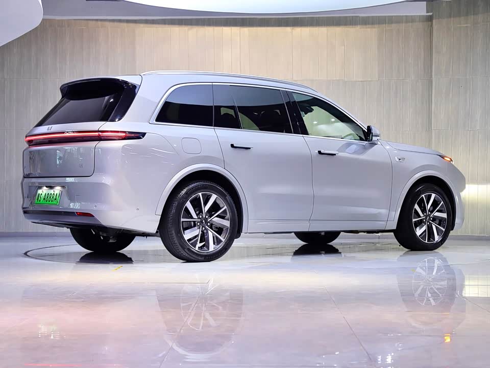 Li Auto Ideal L8
