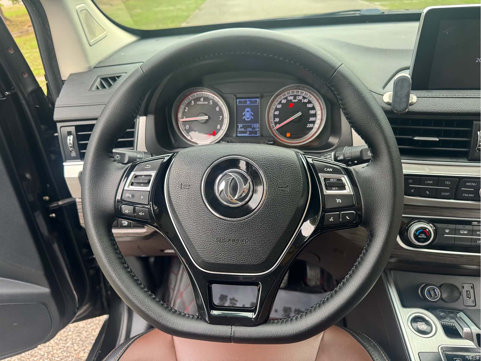 DongFeng X6, 2018 15