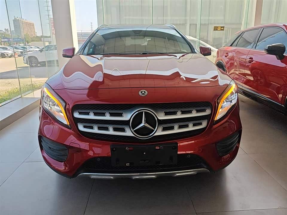 Mercedes-Benz GLA