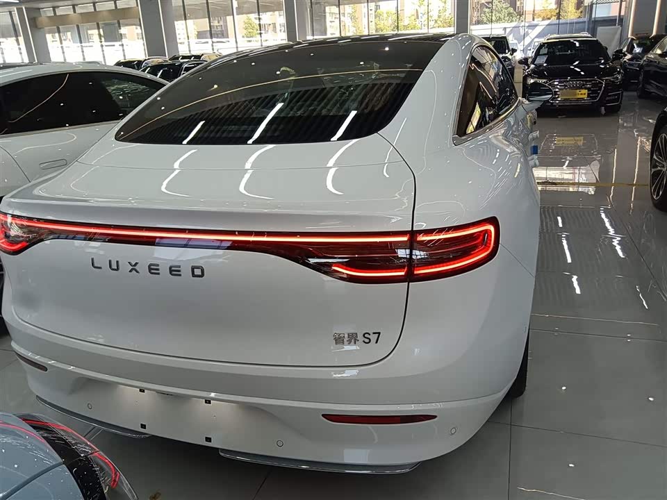 Luxeed S7