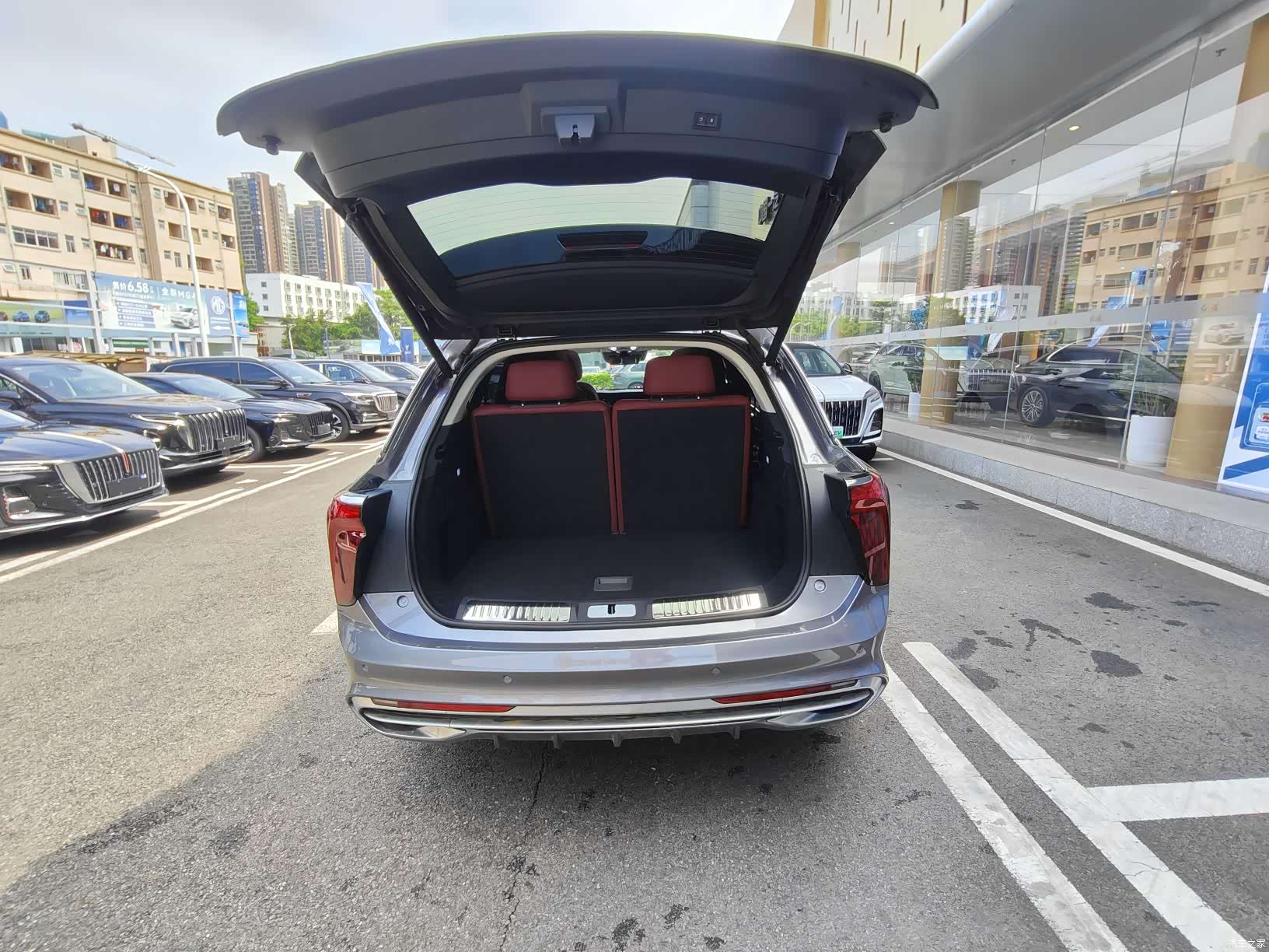 Hongqi E-HS9, 2023 15