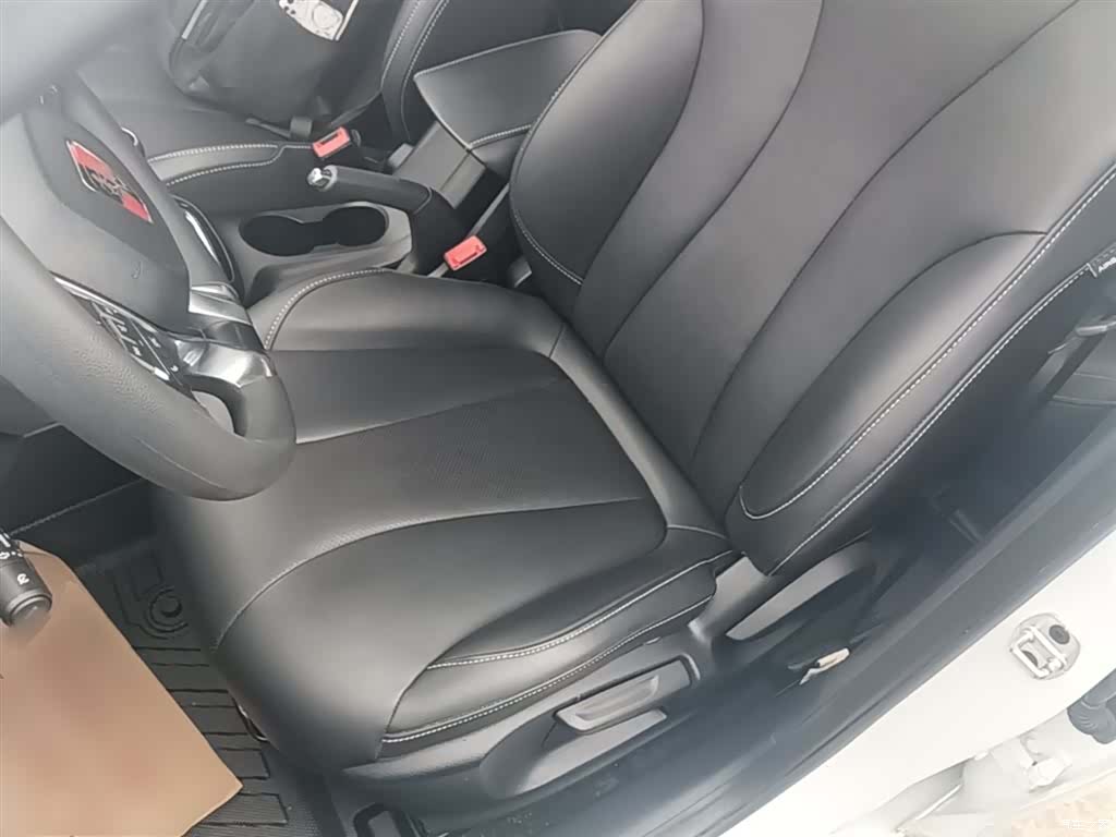 Roewe i5, 2021 15