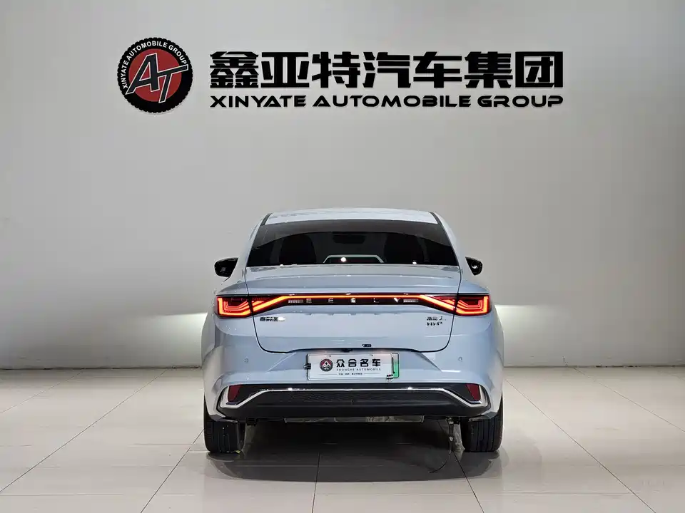 Geely Emgrand L HiP
