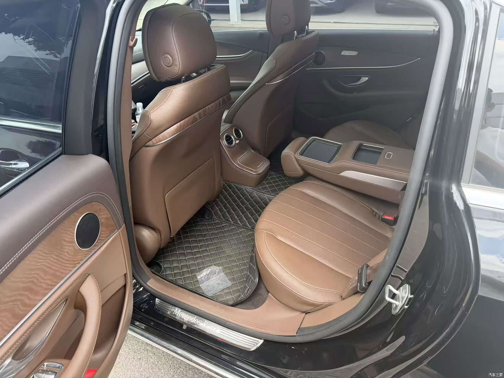 Mercedes-Benz E-Class, 2022 6