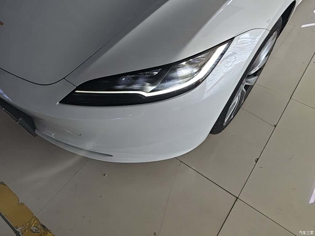 Tesla Model 3, 2025 24