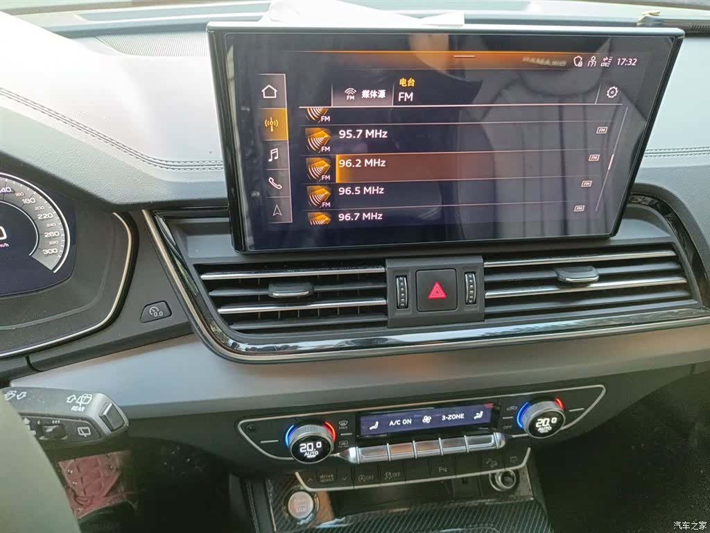 Audi Q5L, 2023 9