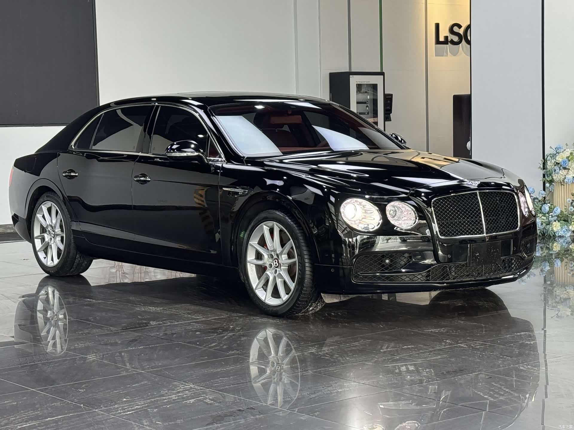 Bentley Flying Spur, 2017 3