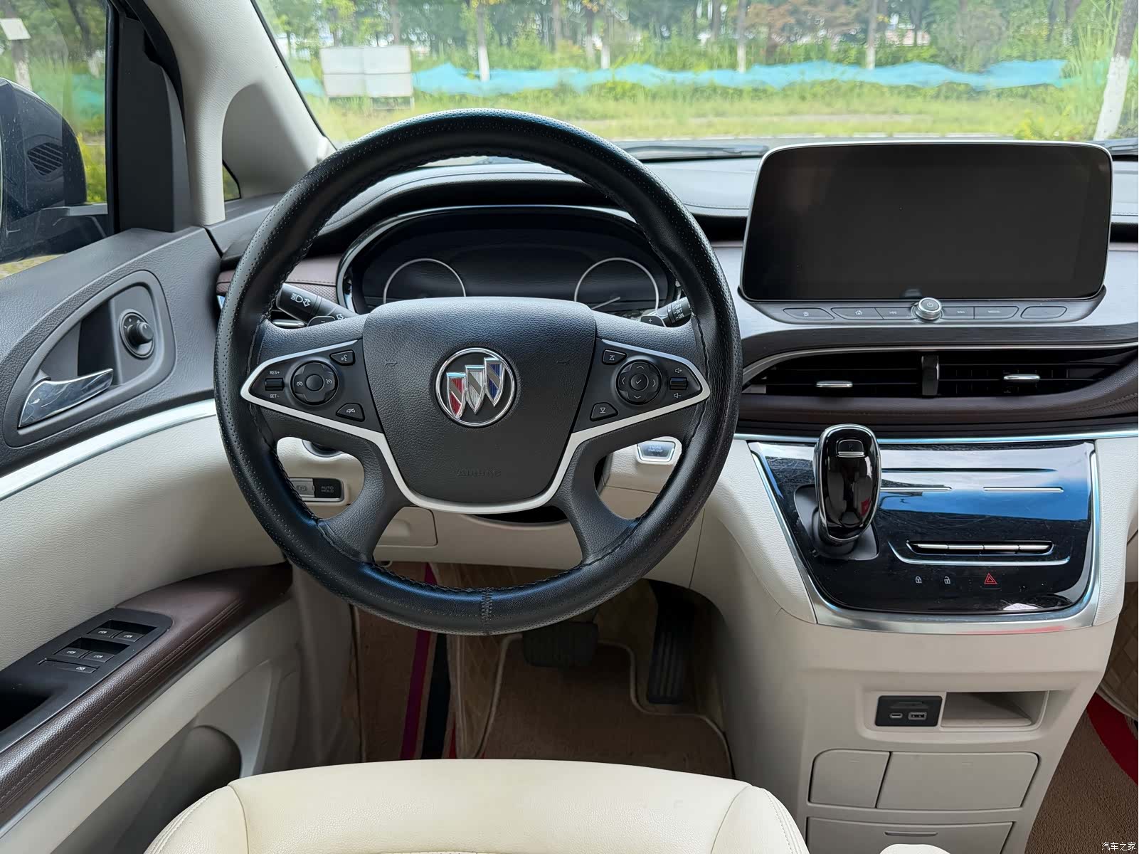 Buick GL8, 2023 9