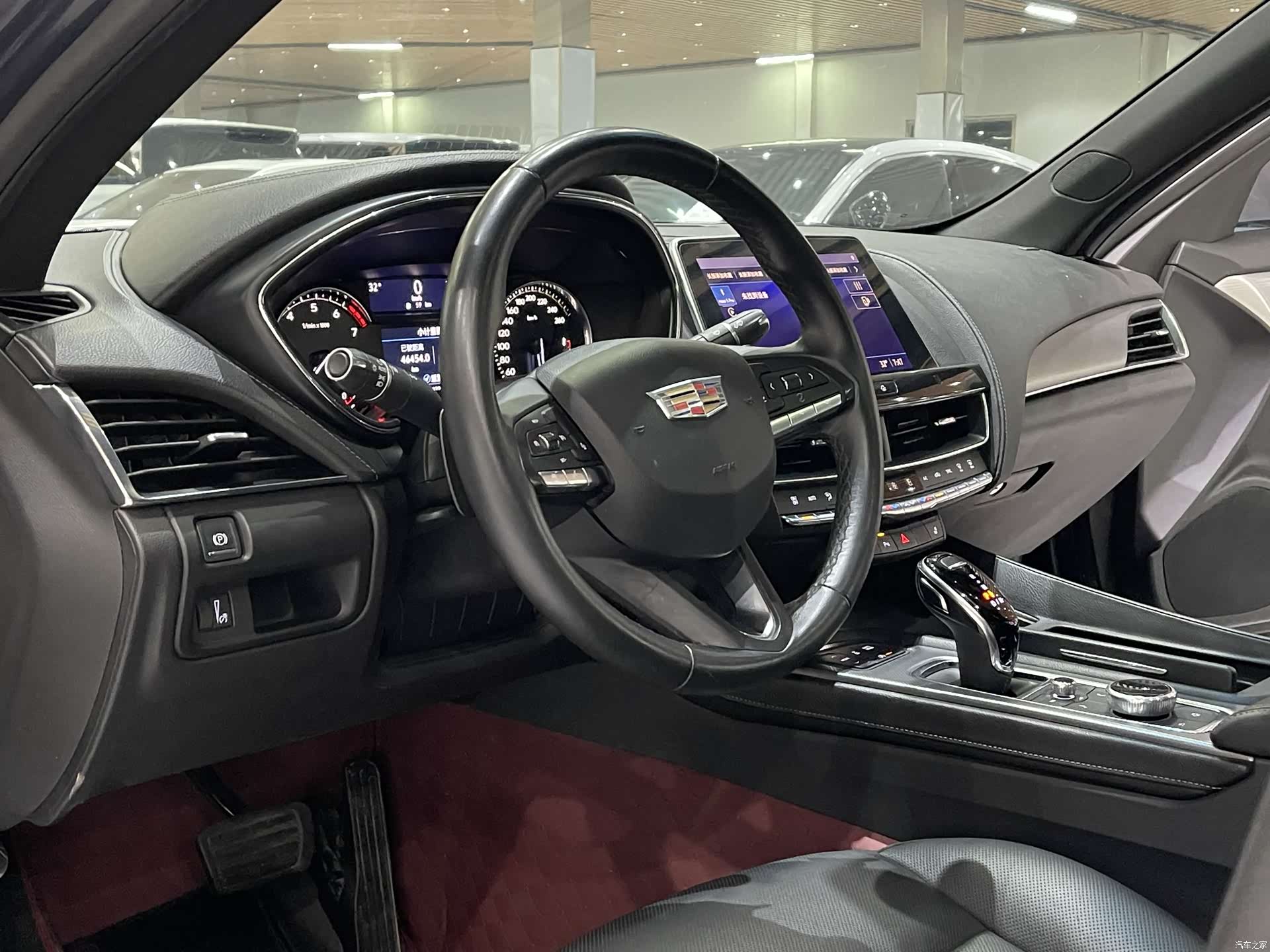Cadillac CT5, 2021 все фото