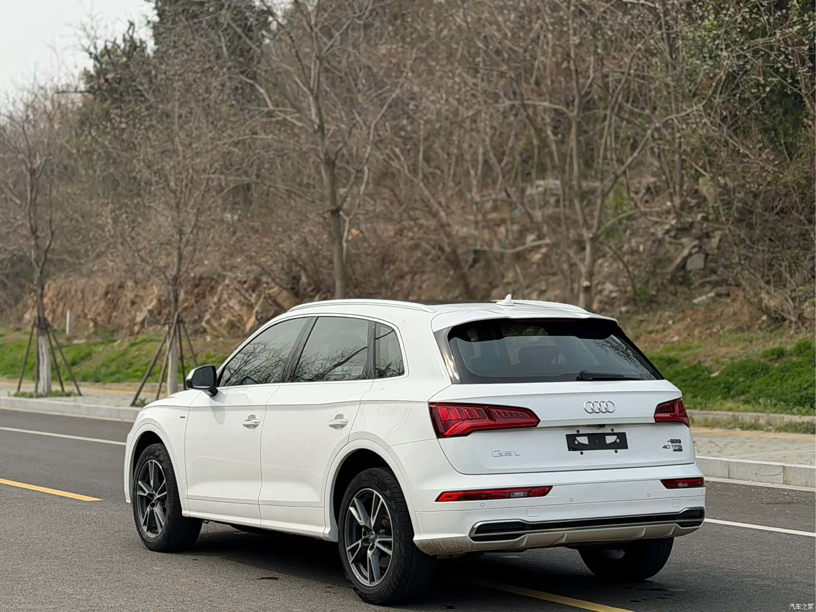 Audi Q5L, 2021 10