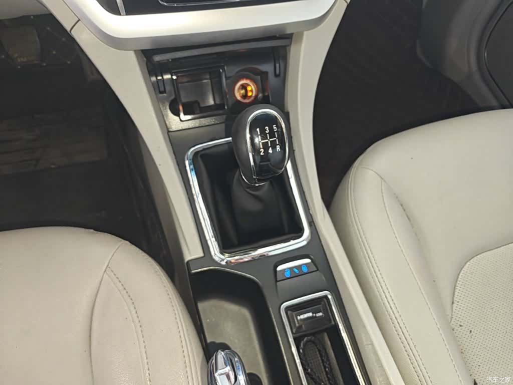 Geely Emgrand, 2015 14
