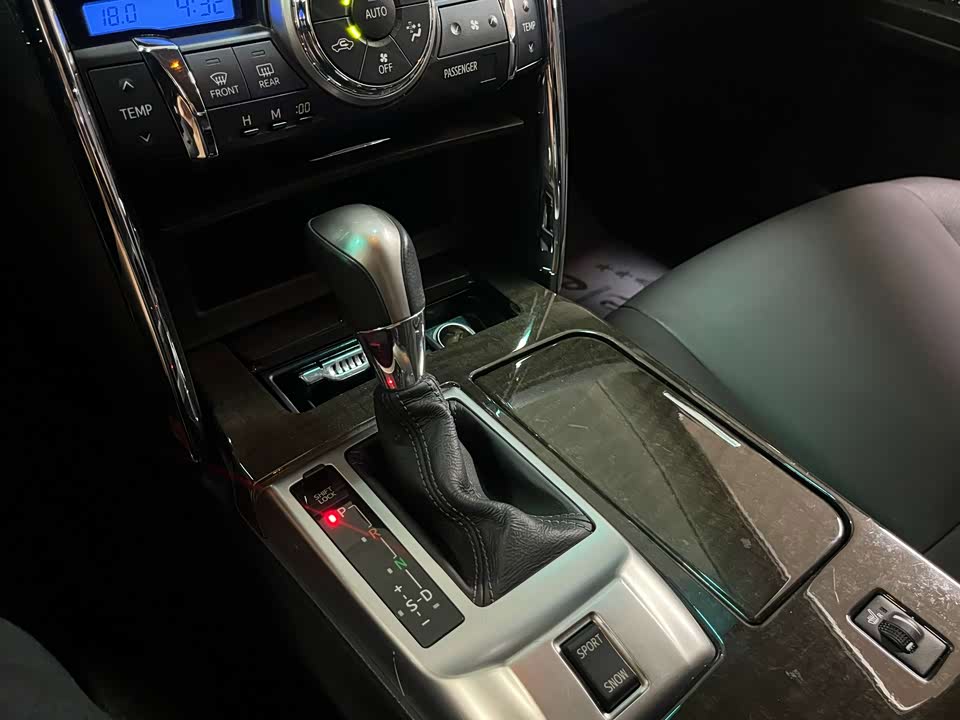 Toyota Reiz