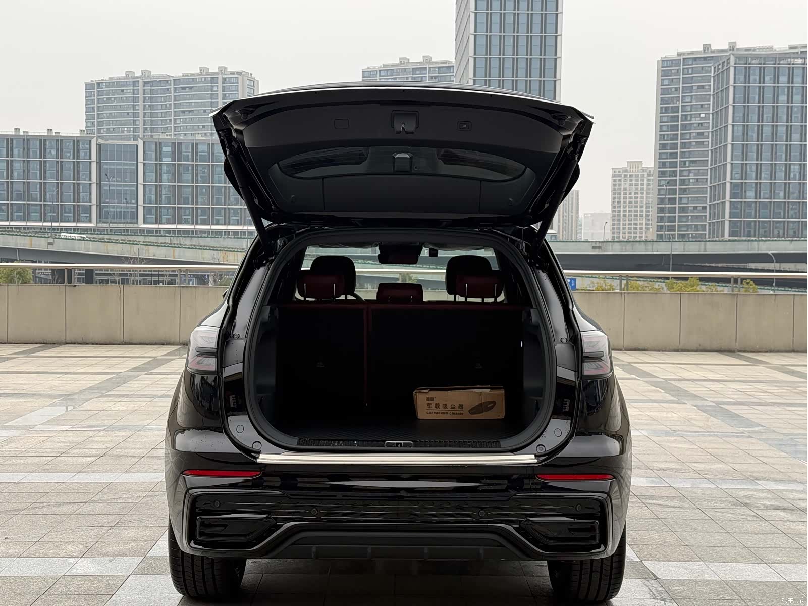 Hongqi HS5, 2025 8
