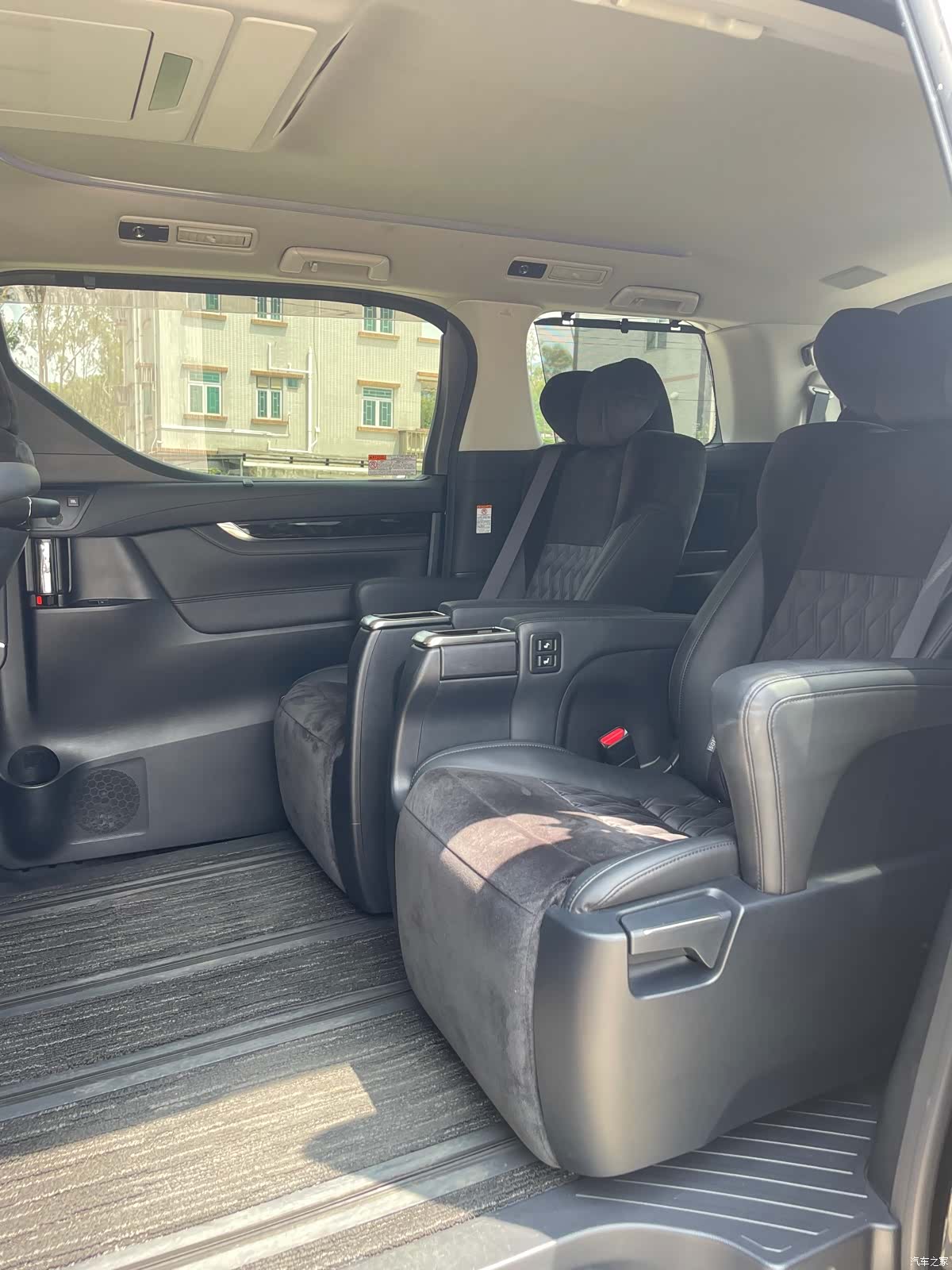 Toyota Alphard, 2016 9