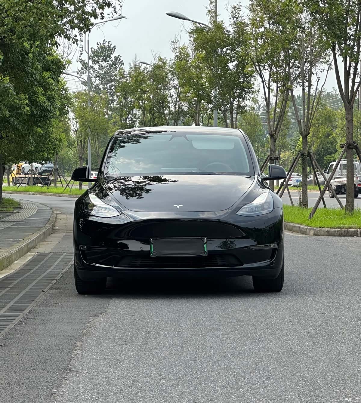 Tesla Model Y, 2021 3