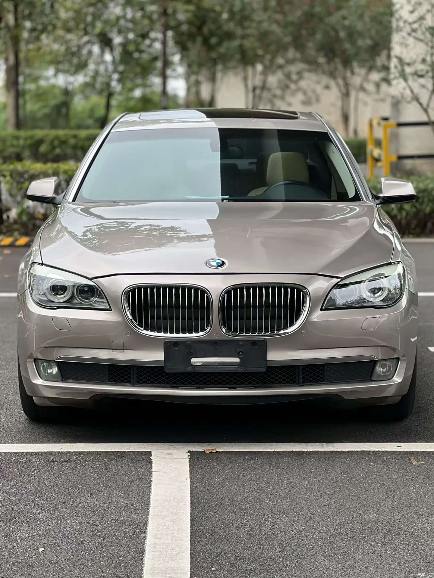 BMW 7 Series, 2011 3