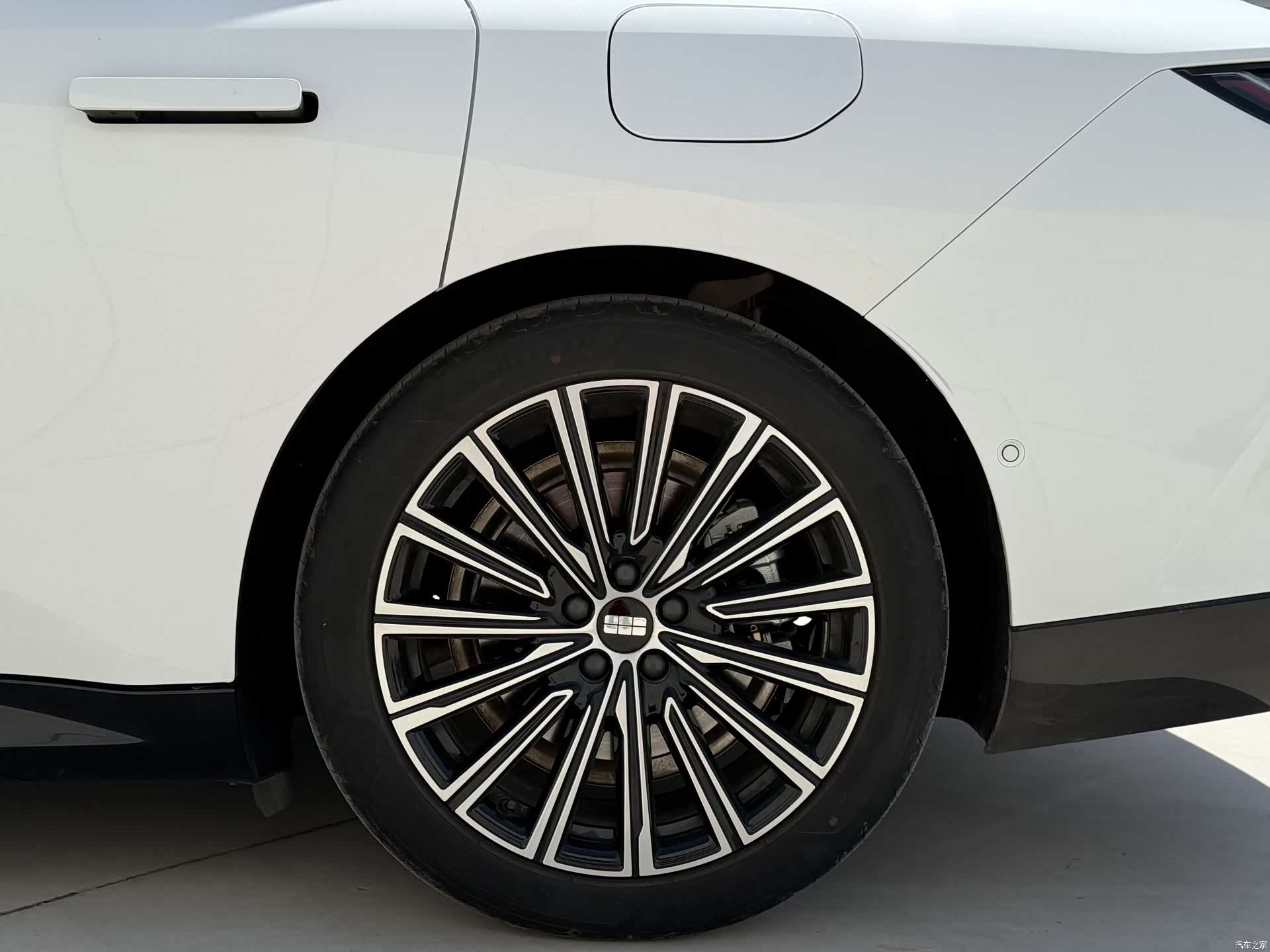 Geely 8, 2025 16