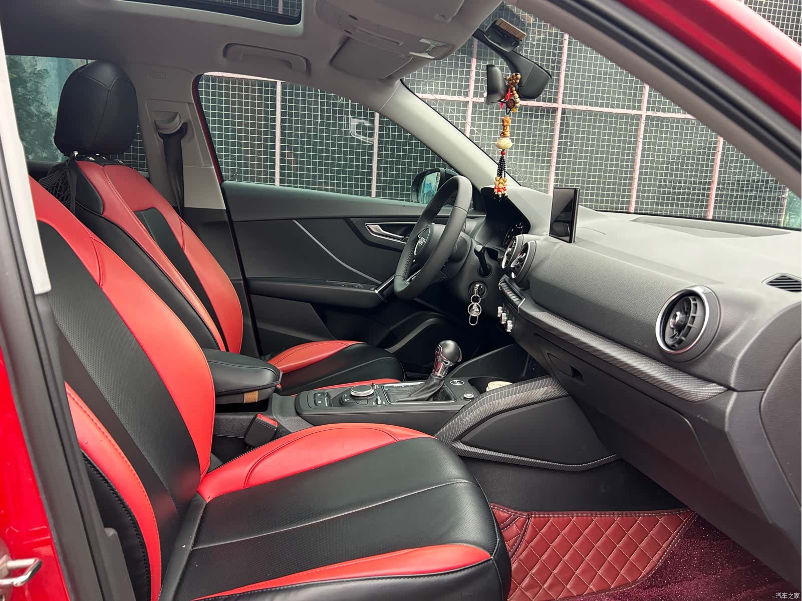 Audi Q2L, 2019 9