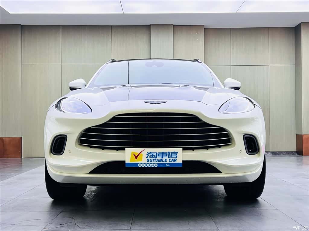 Aston Martin DBX, 2021 2