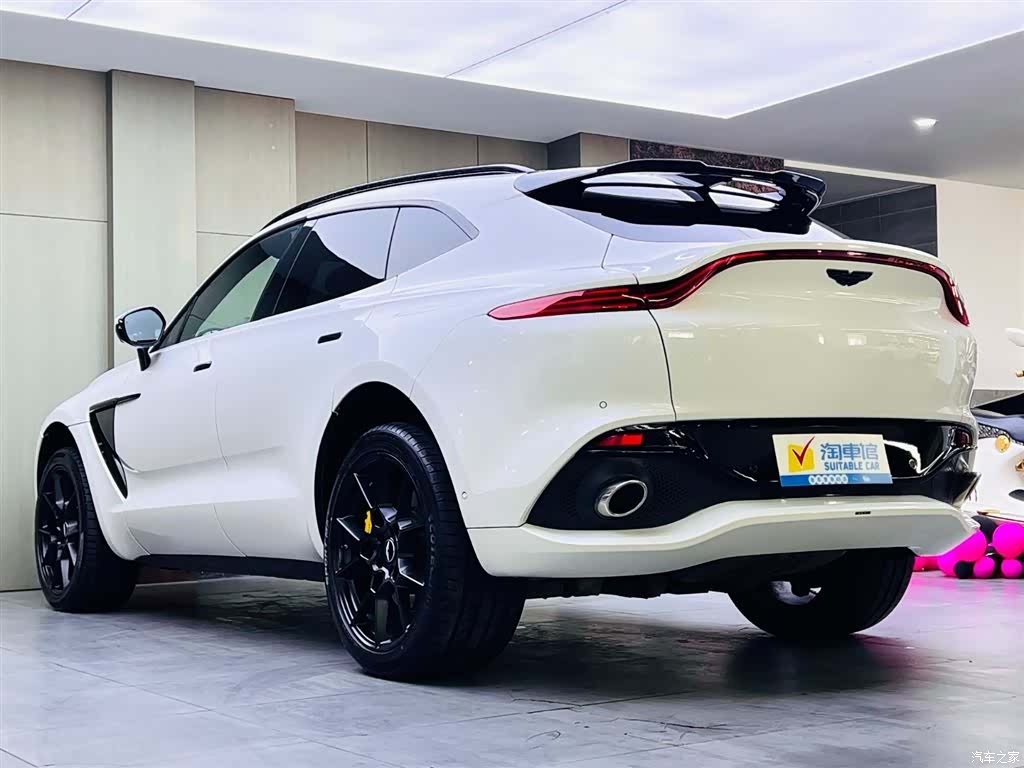 Aston Martin DBX, 2021 6