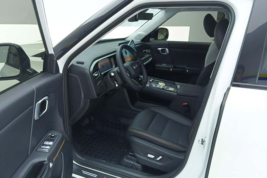 BAIC BJ30, 2025 9