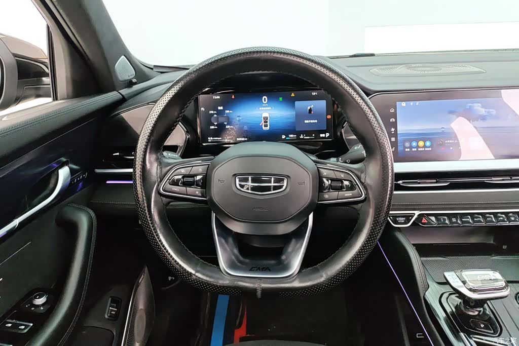 Geely Xingyue L, 2024 15