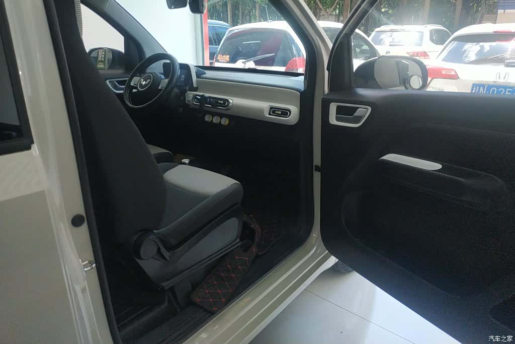 Wuling MINIEV, 2025 8