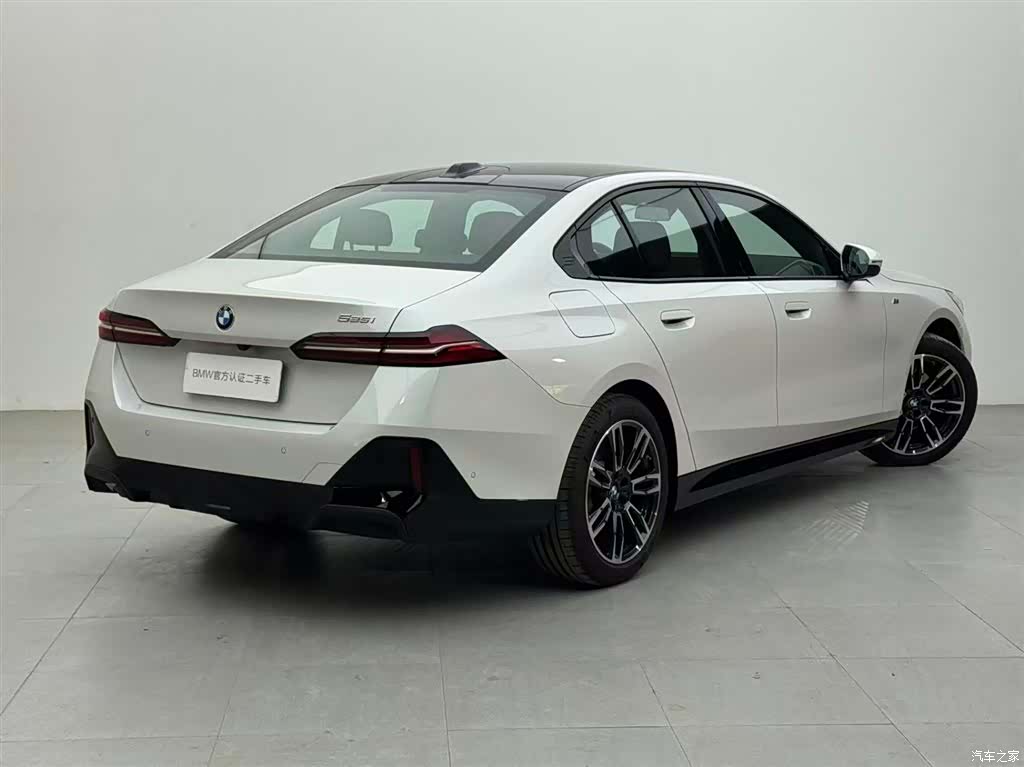 BMW 5 Series, 2025 4