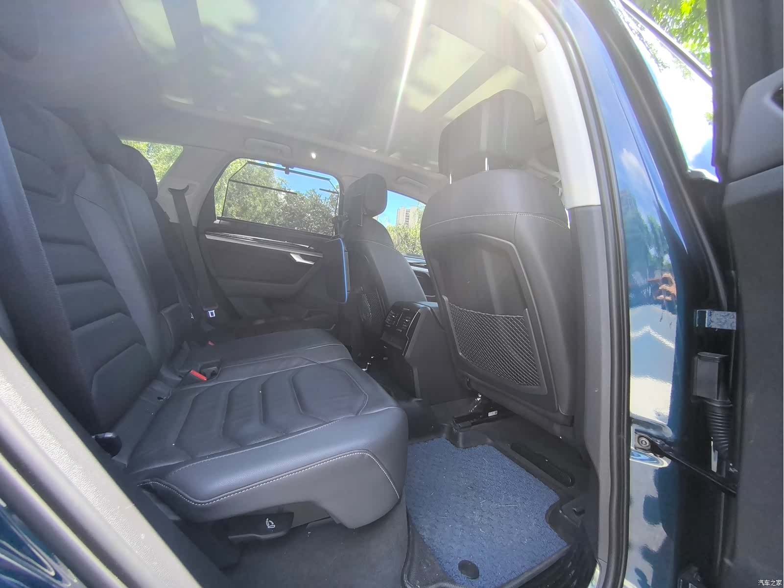 Volkswagen Touareg, 2021 все фото