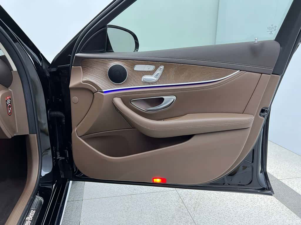 Mercedes-Benz E-Class, 2019 29