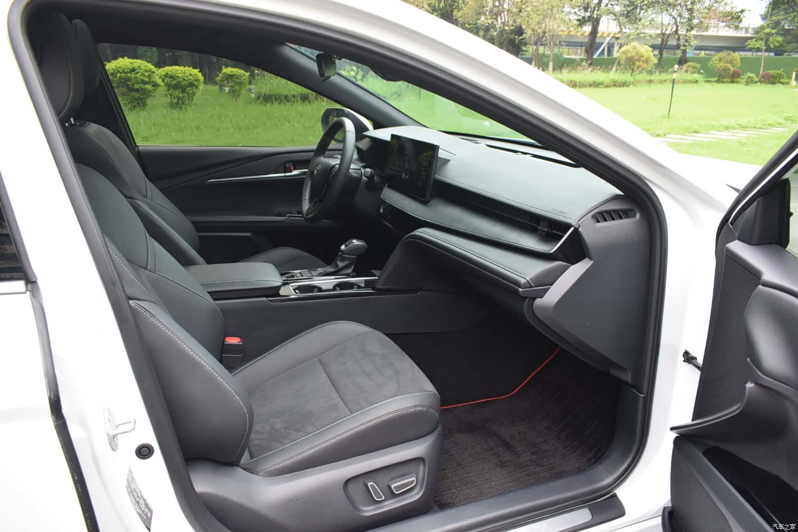 Toyota Camry, 2025 13