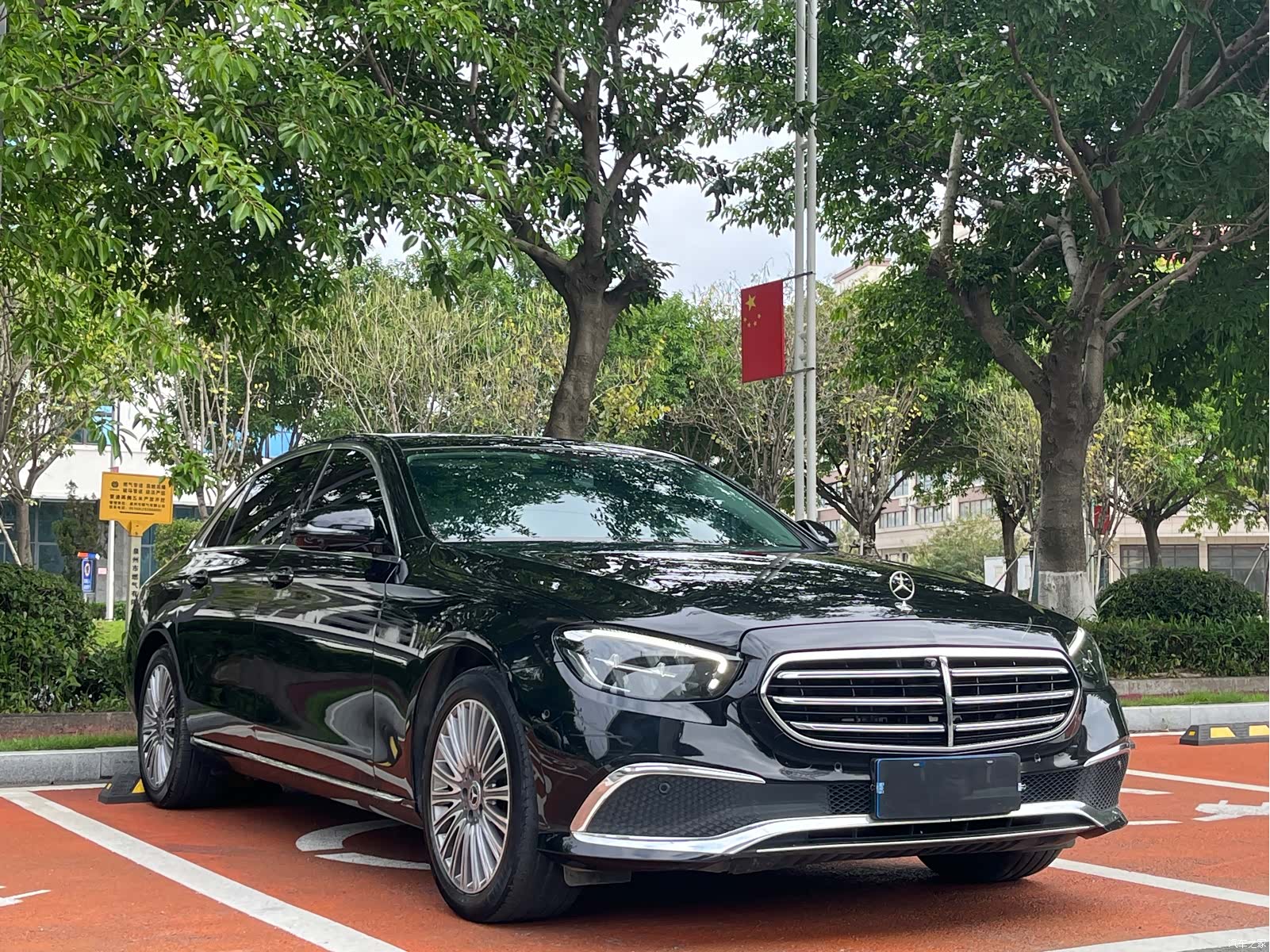 Mercedes-Benz E-Class, 2023 3