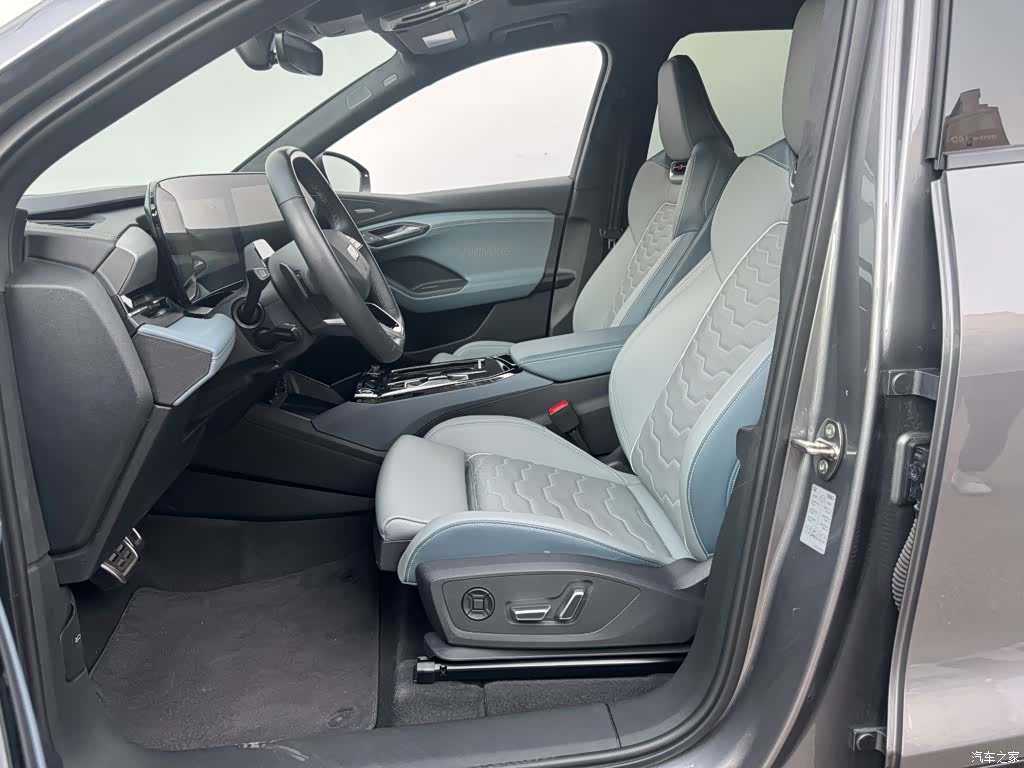 Audi e-tron, 2025 11