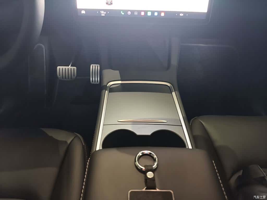 Tesla Model Y, 2023 14