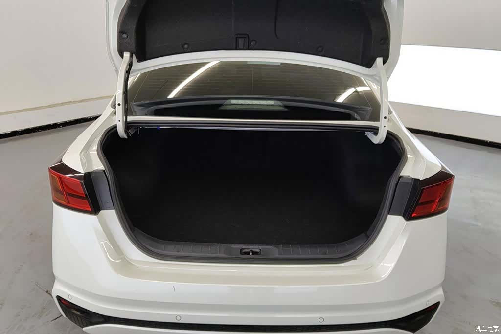 Nissan Teana, 2019 4