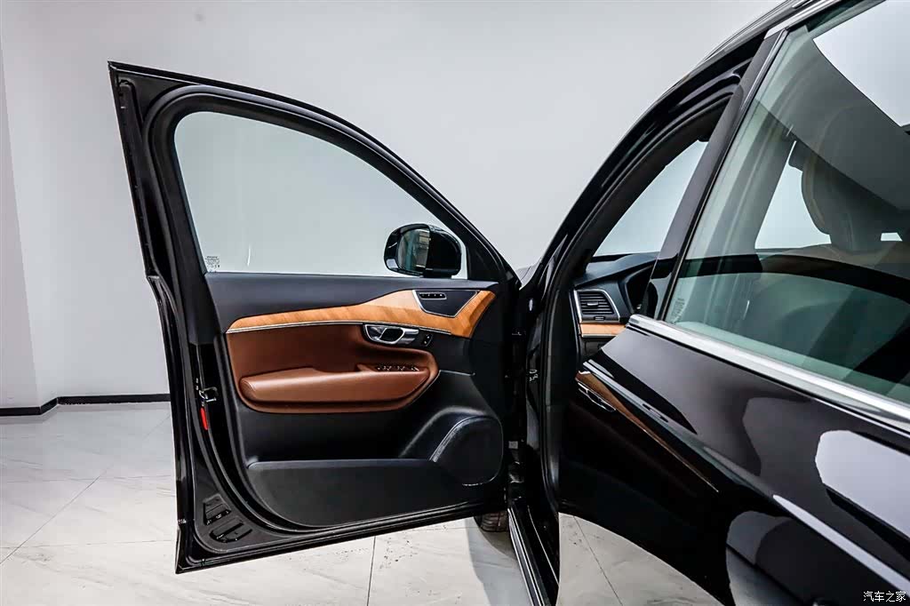 Volvo XC90, 2024 8
