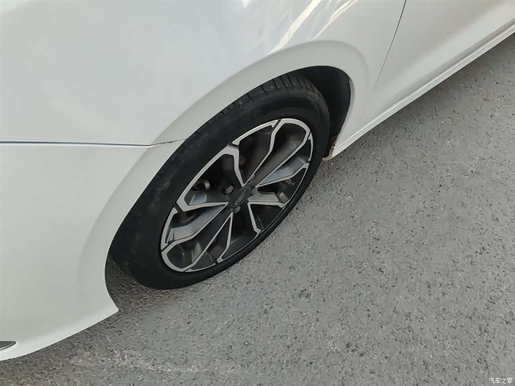 Geely Binray, 2021 25