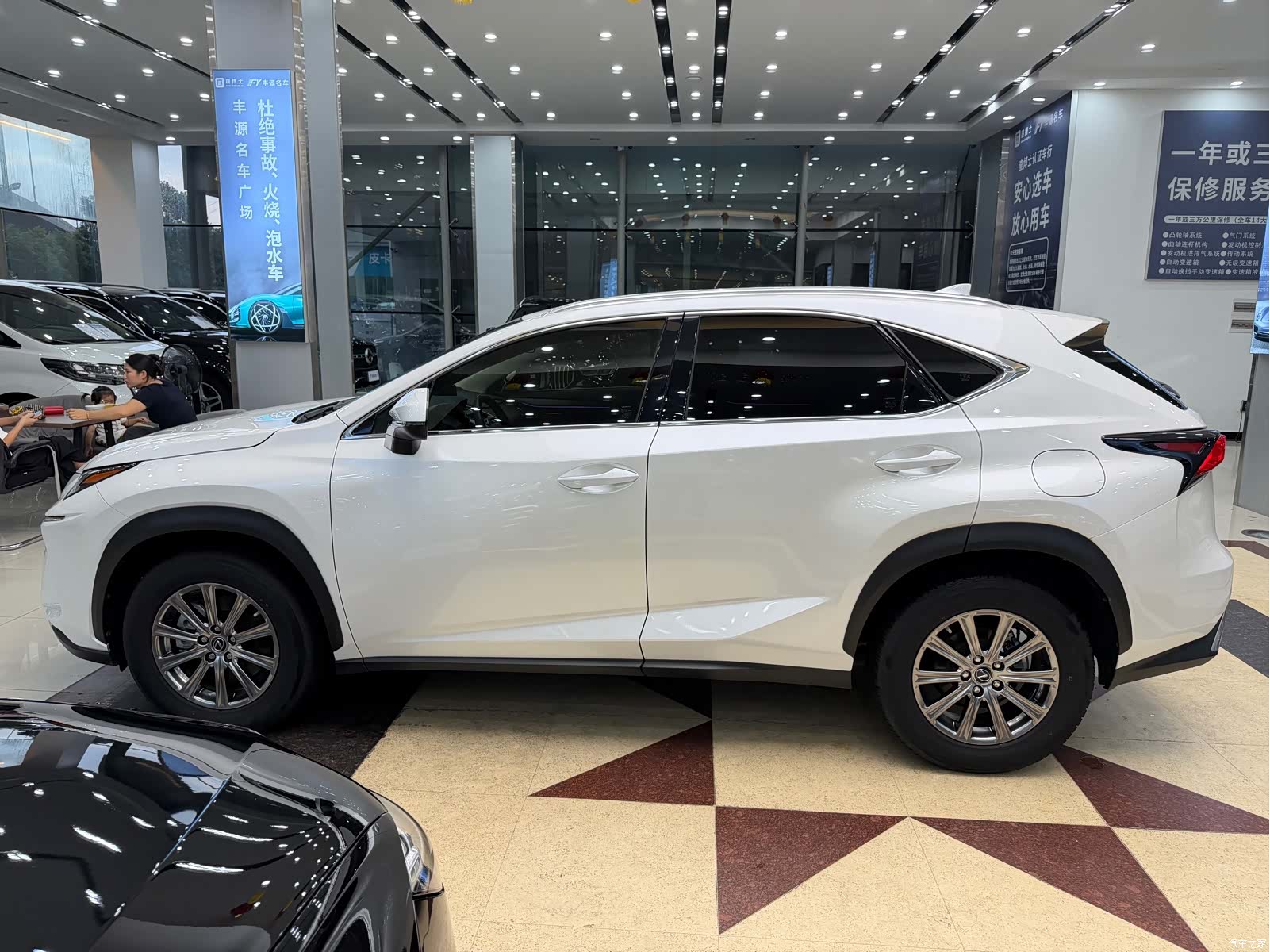 Lexus NX, 2021 23